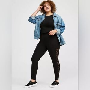 Torrid | Premium Legging - Lattice Mesh Side Insert Black | 3X